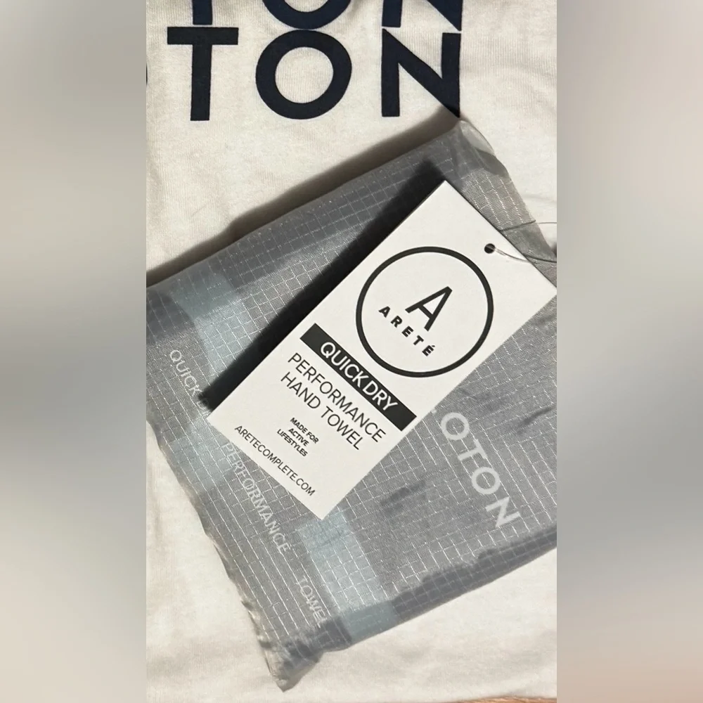 Free Towel!!! Peloton Sleeveless Top with Free Peloton performance hand towel!! - Picture 4 of 4